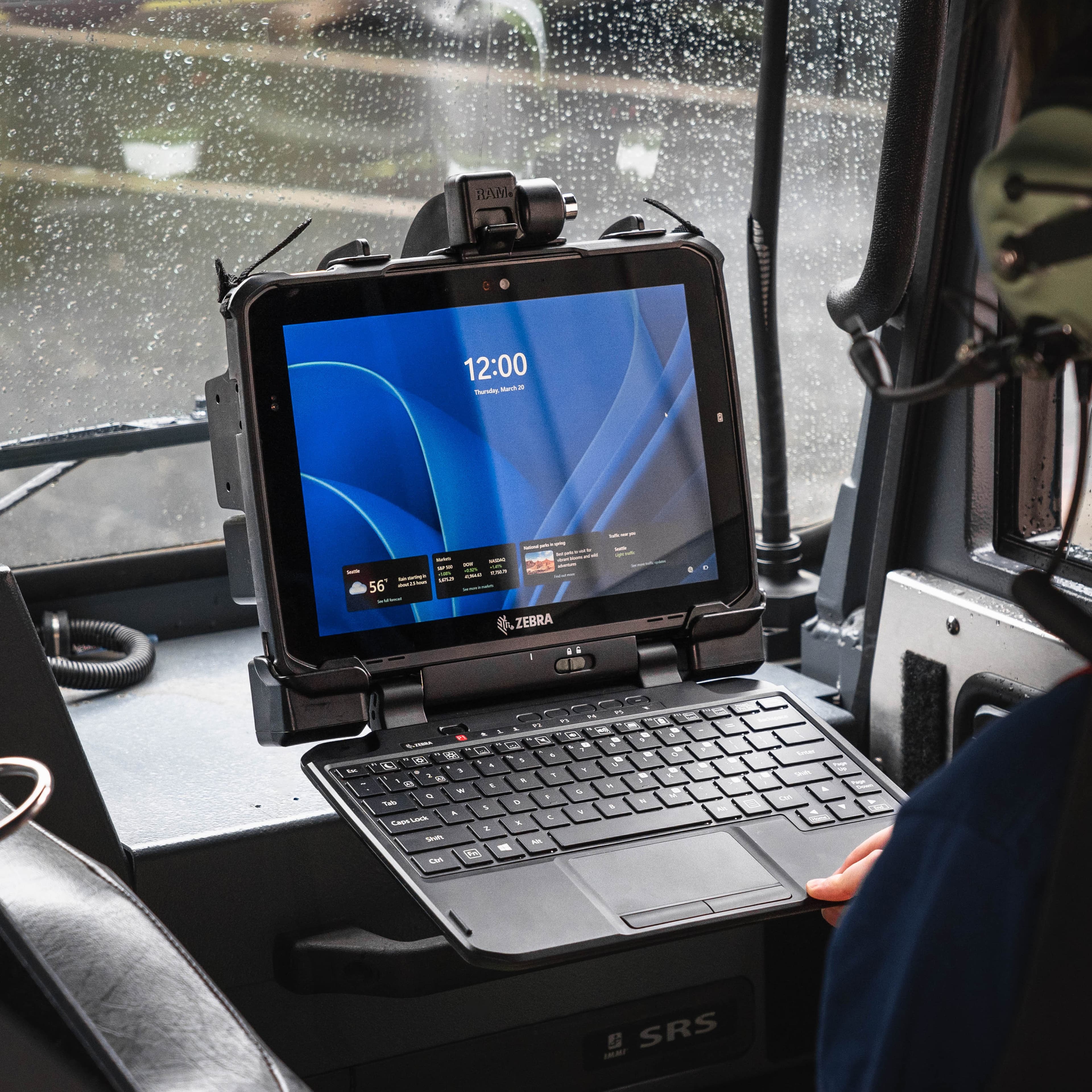 RAM® Locking Form-Fit Holder for Zebra ET8x 2-in-1 Tablet