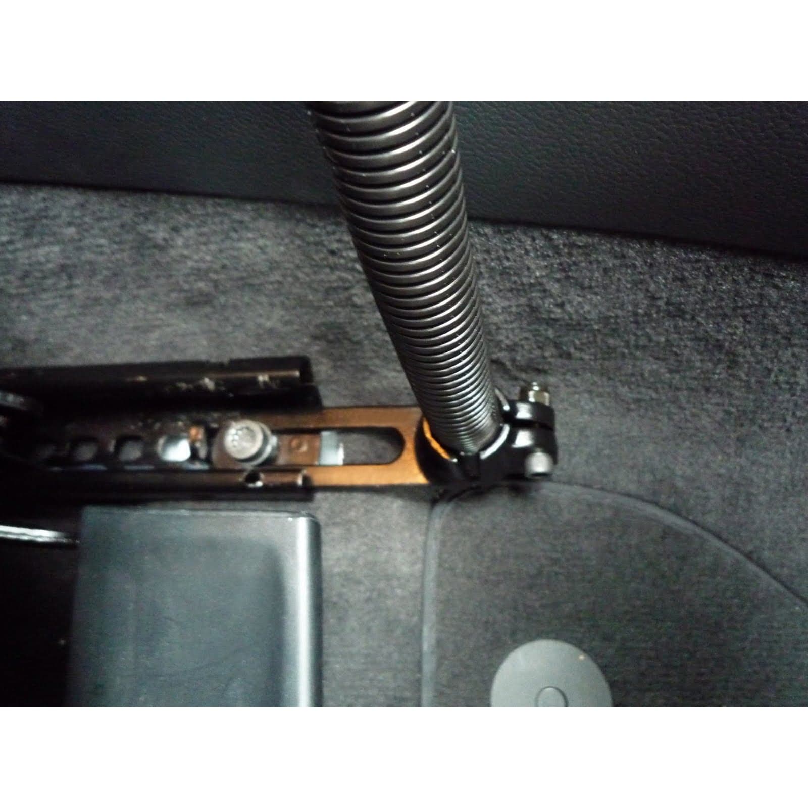 RAM® Pod™ I Vehicle Mount with 18" (45.7 cm) Rod and Socket Arm