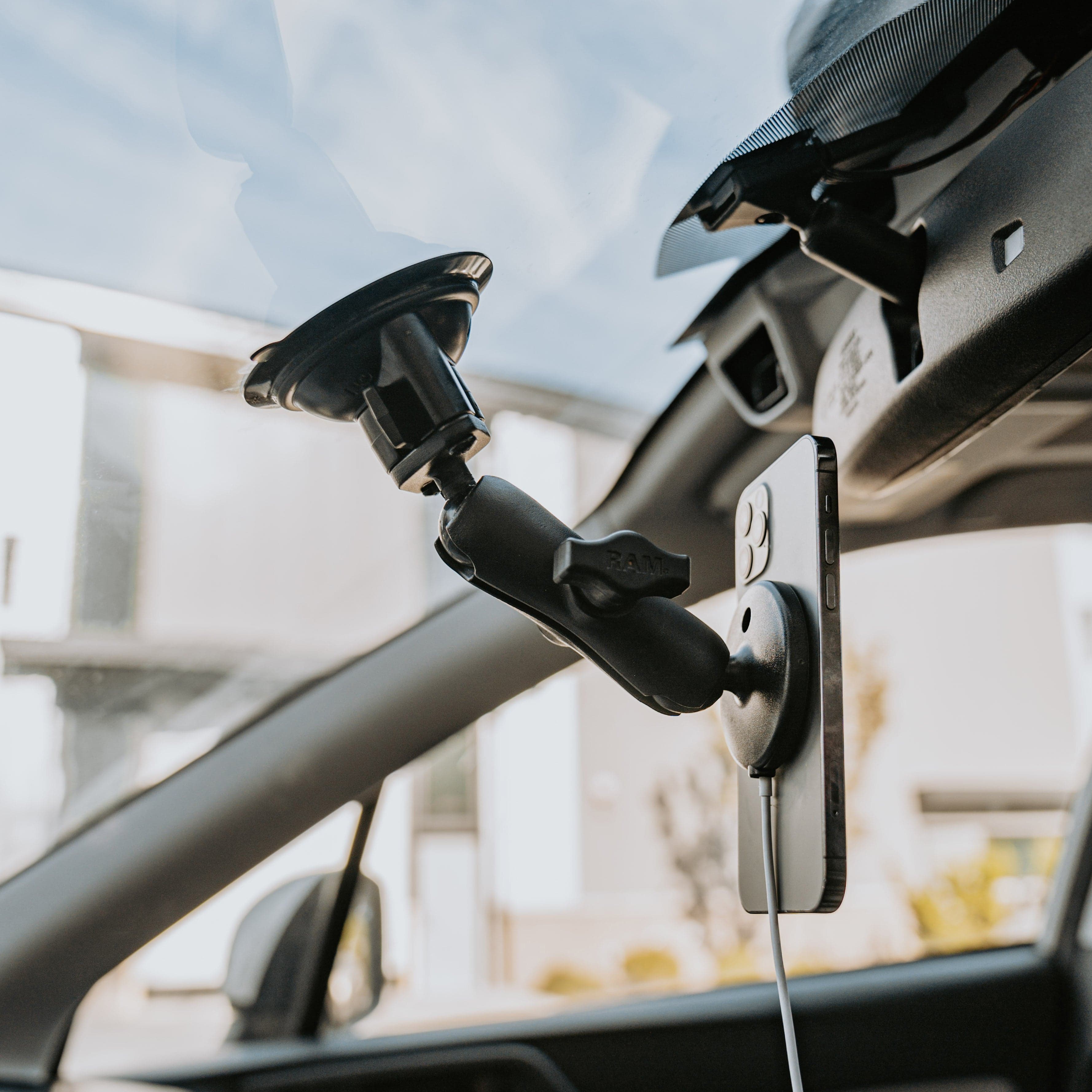 RAM® Twist-Lock™ Suction Cup Mount for Apple MagSafe (2020)