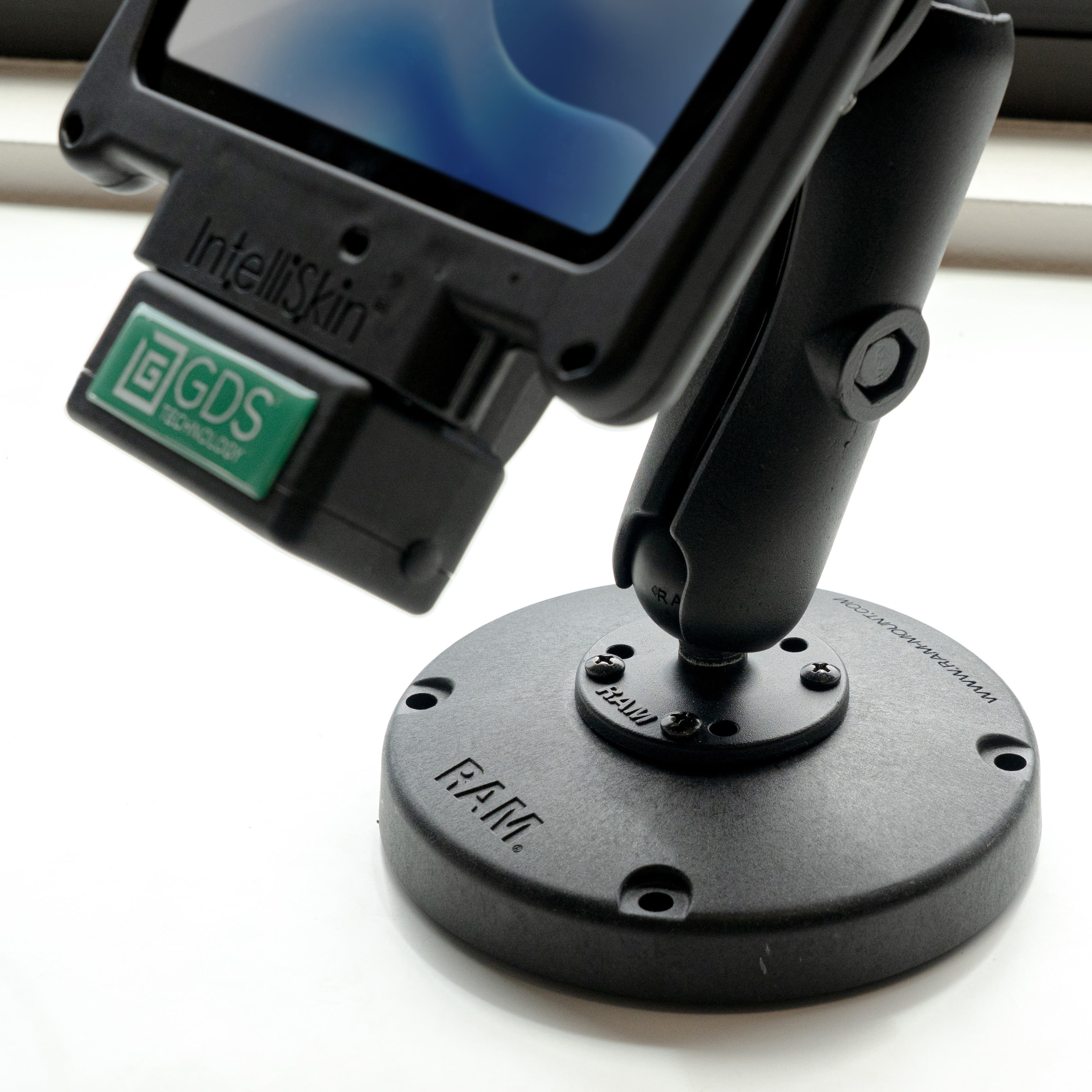 RAM® Round Platform Base with AMPS Hole Pattern